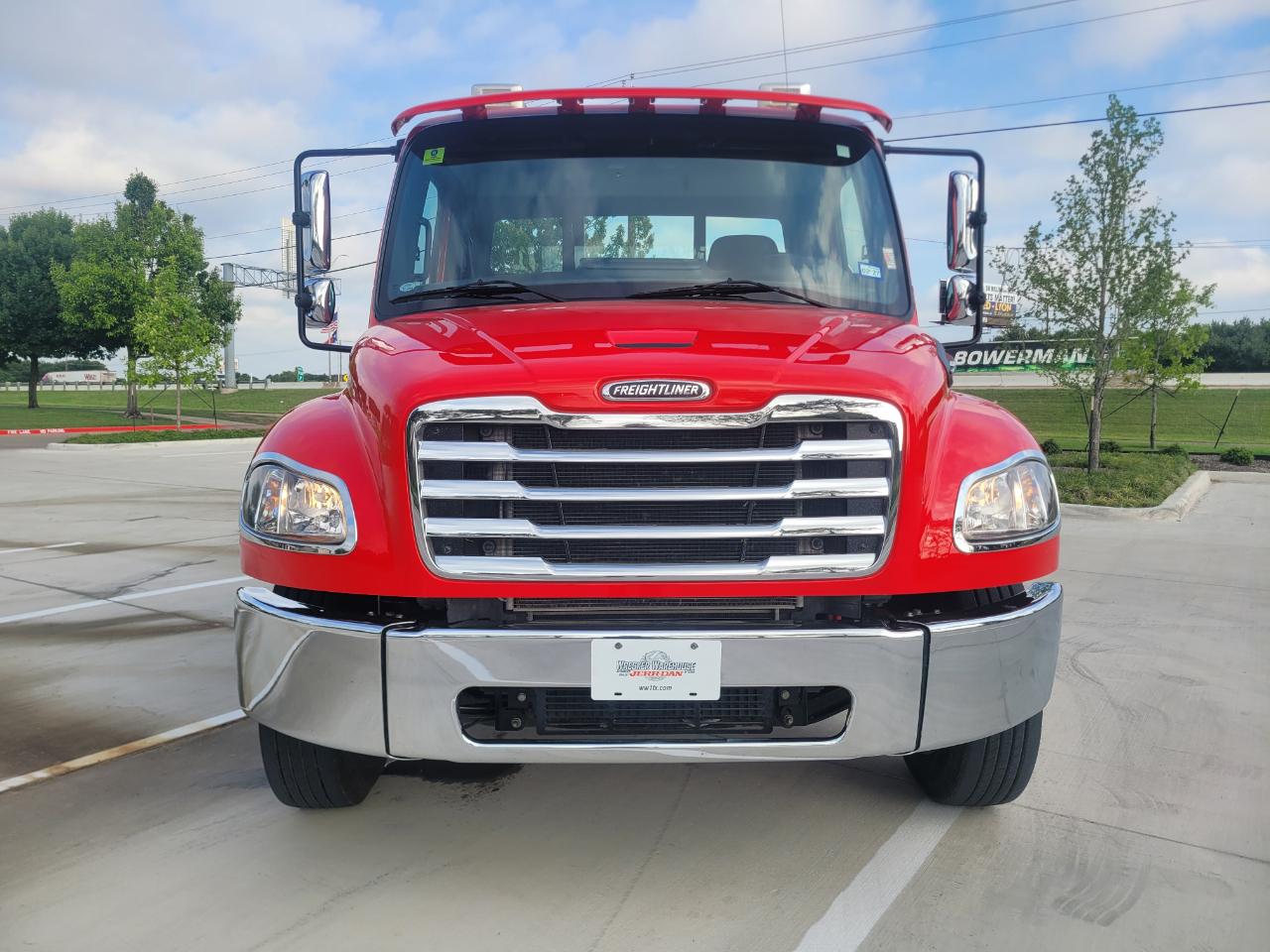 Freightliner M2 106 Plus  2025