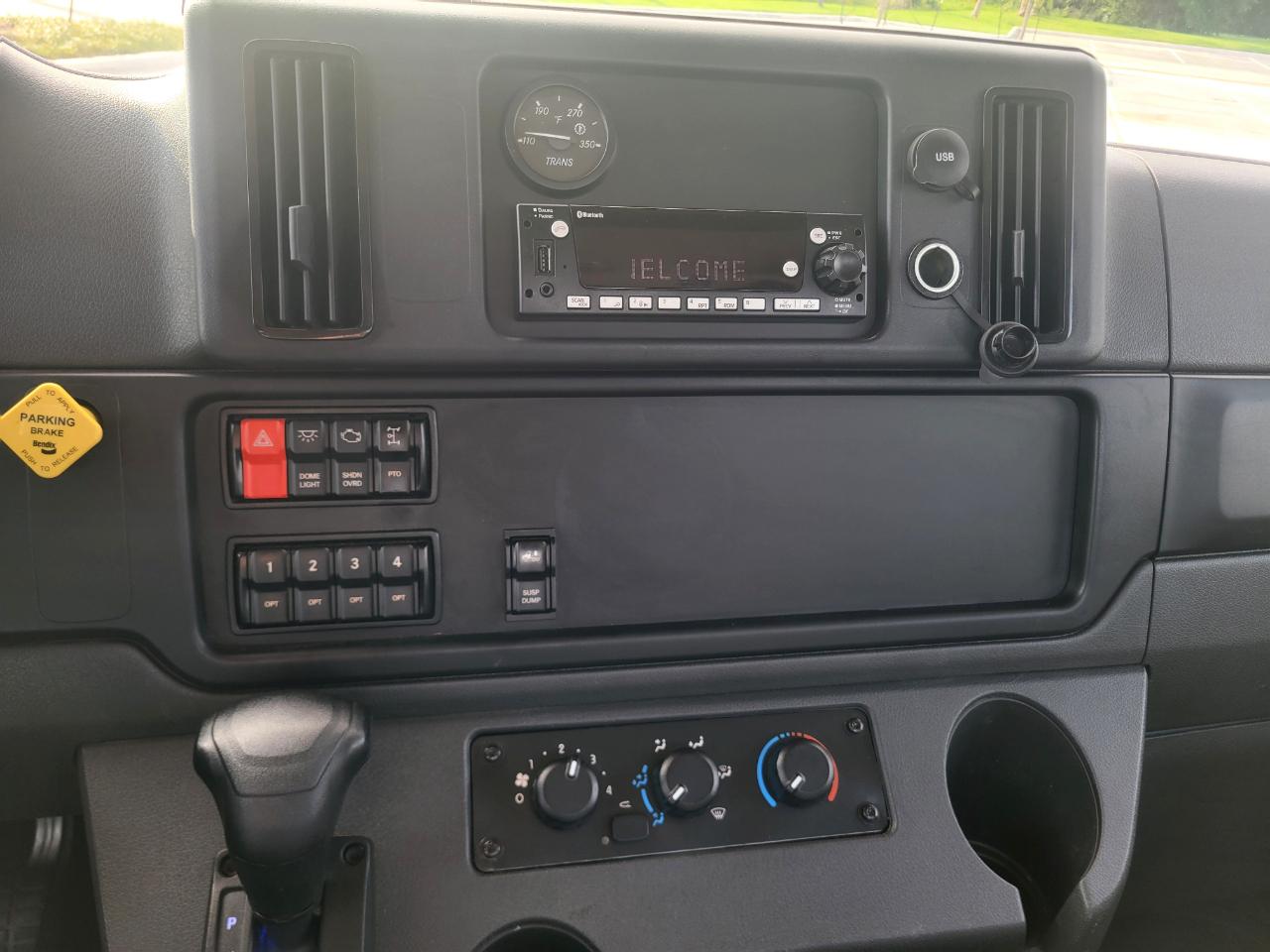 Freightliner M2 106 Plus  2025