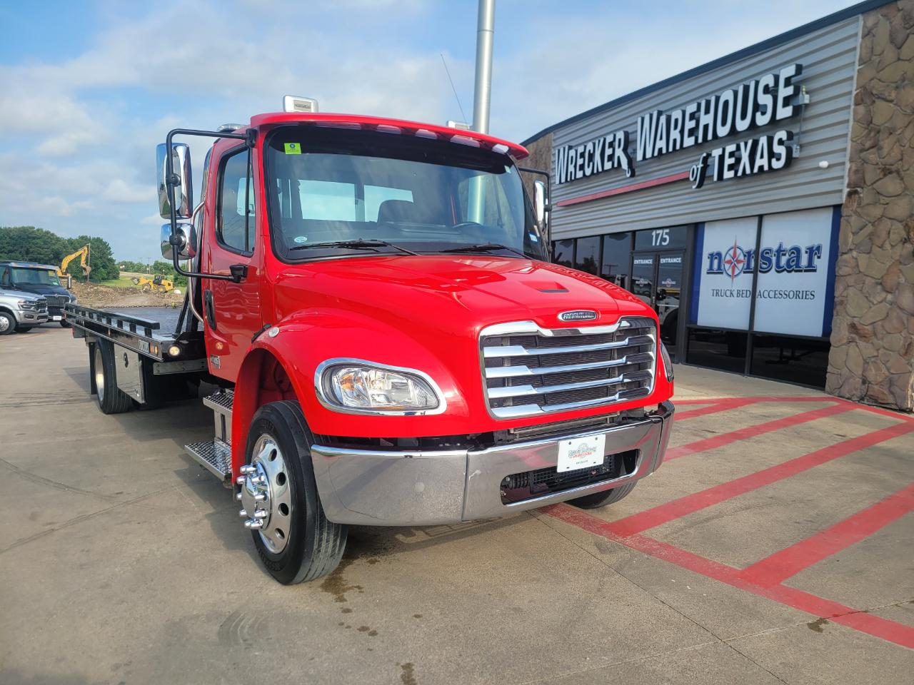 Freightliner M2 106 Plus  2025