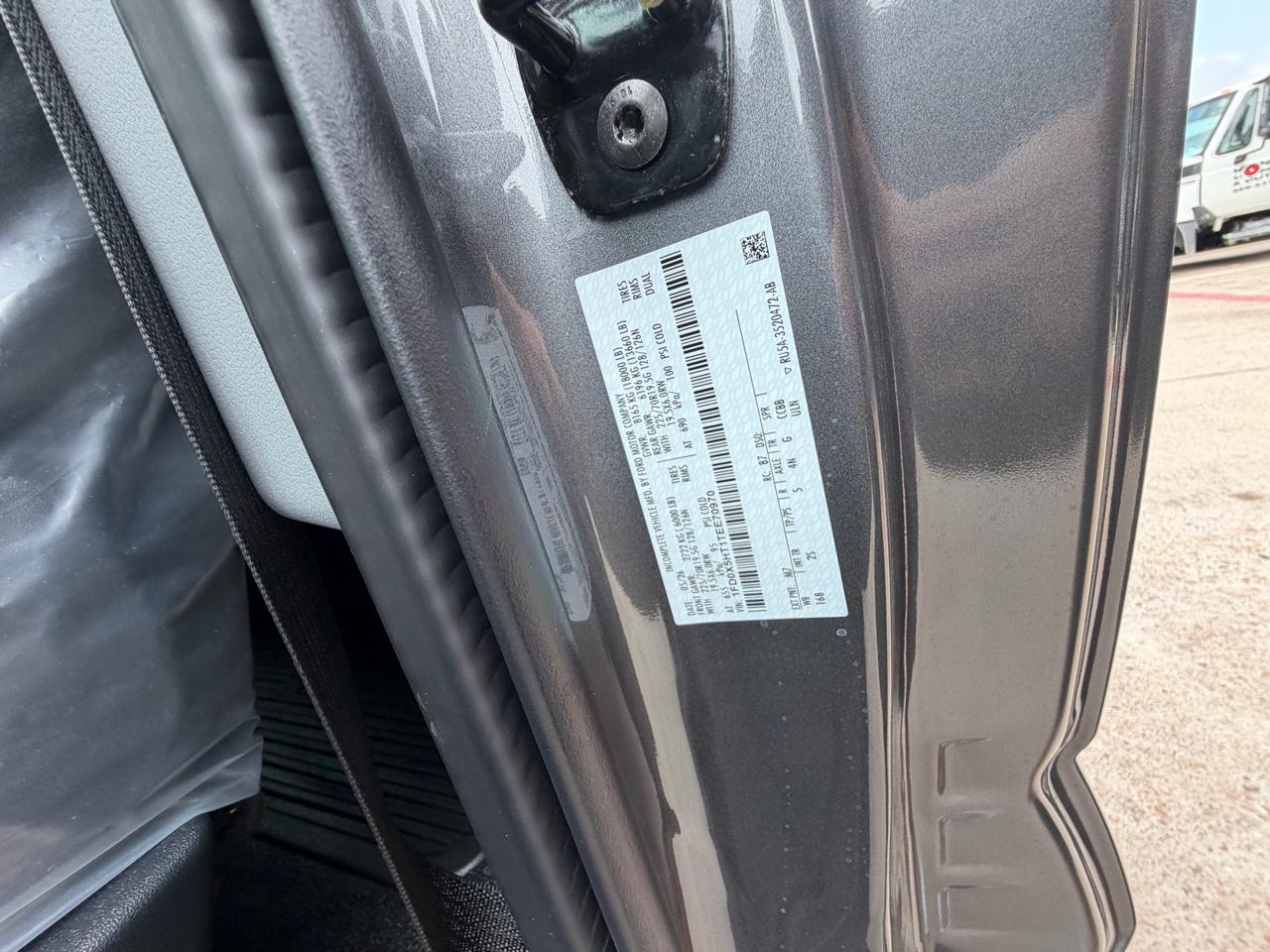 Ford Super Duty F-550 DRW XLT 4WD SuperCab 168" WB 60" CA 2026