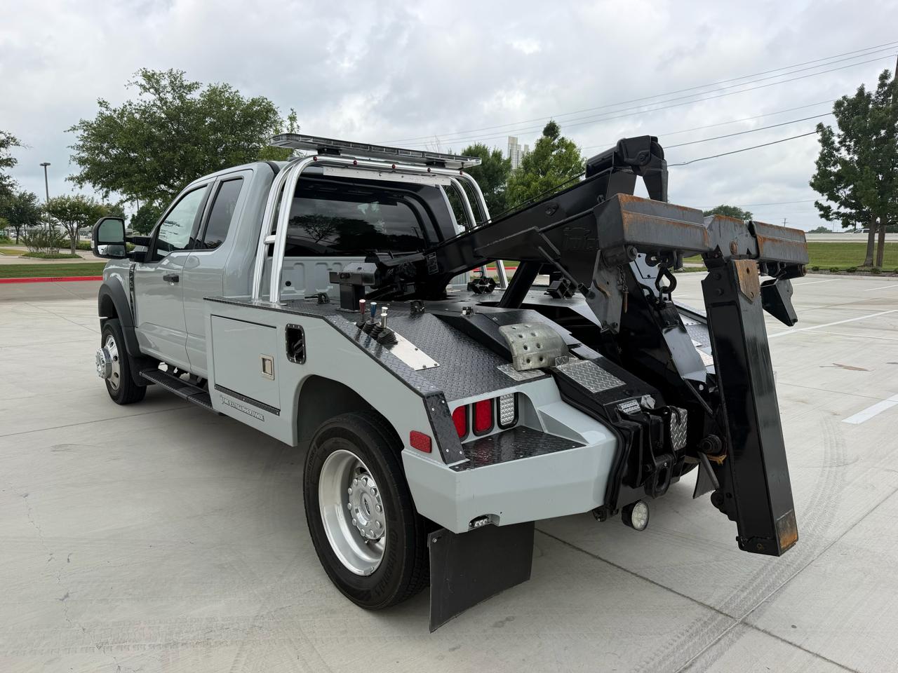 Ford Super Duty F-450 DRW XLT 2WD SuperCab 168" WB 60" CA 2025