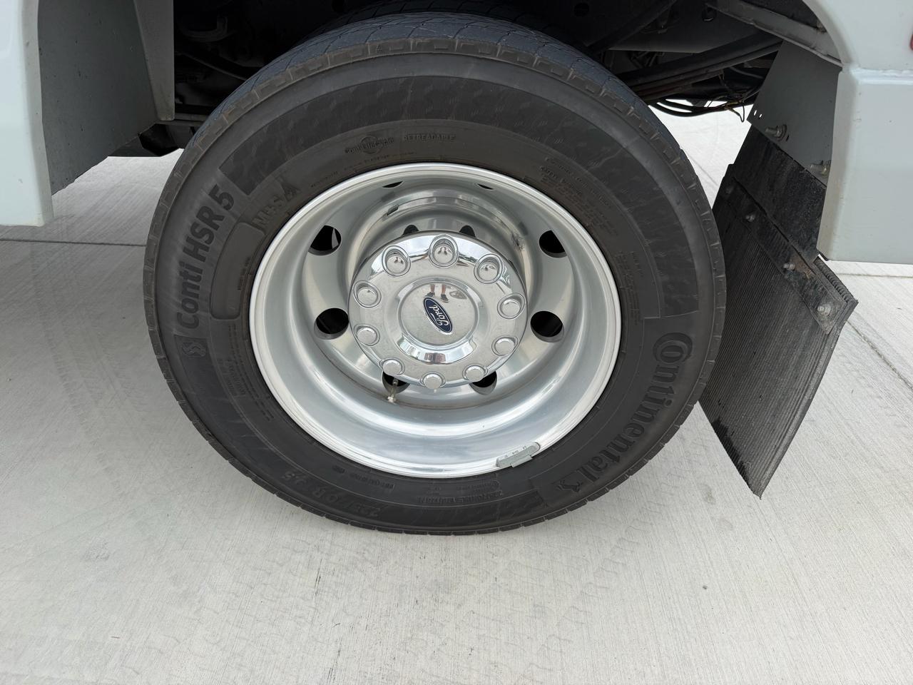 Ford Super Duty F-450 DRW XLT 2WD SuperCab 168" WB 60" CA 2025