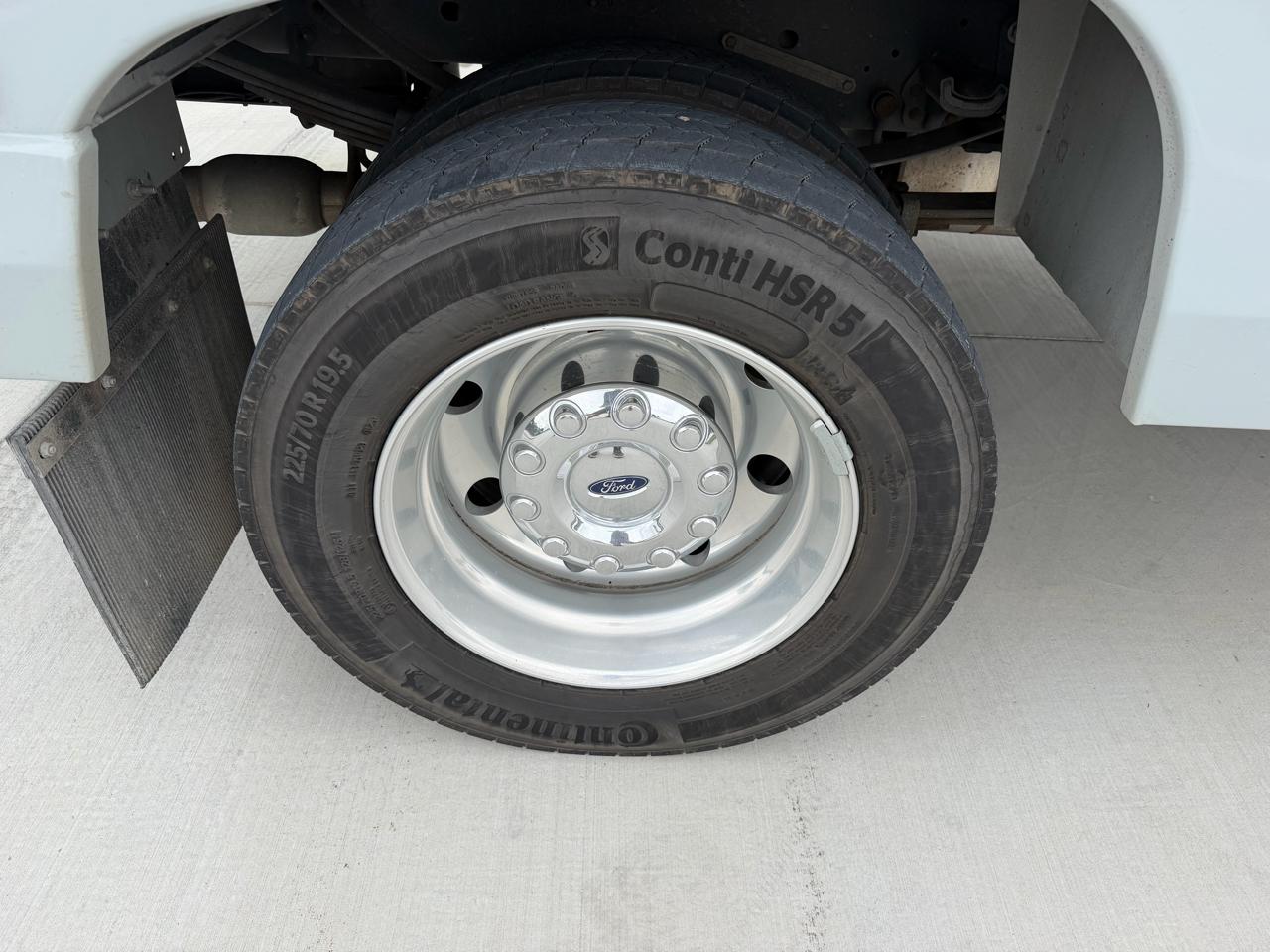 Ford Super Duty F-450 DRW XLT 2WD SuperCab 168" WB 60" CA 2025
