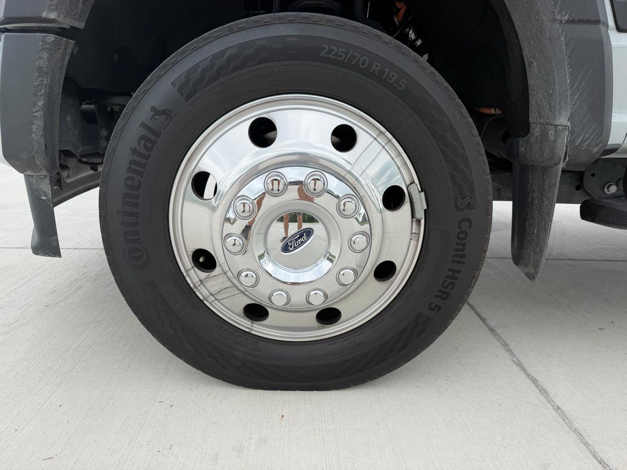 Ford Super Duty F-450 DRW XLT 2WD SuperCab 168" WB 60" CA 2025