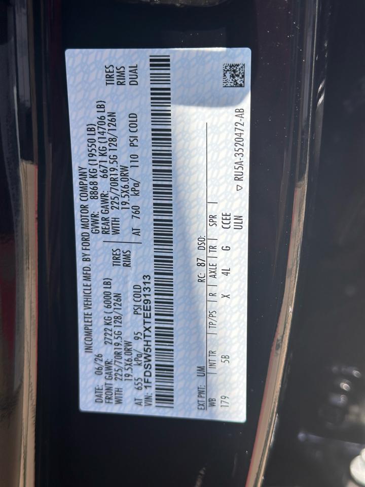 Ford Super Duty F-550 DRW Lariat 4WD Crew Cab 179" WB 60" CA 2026