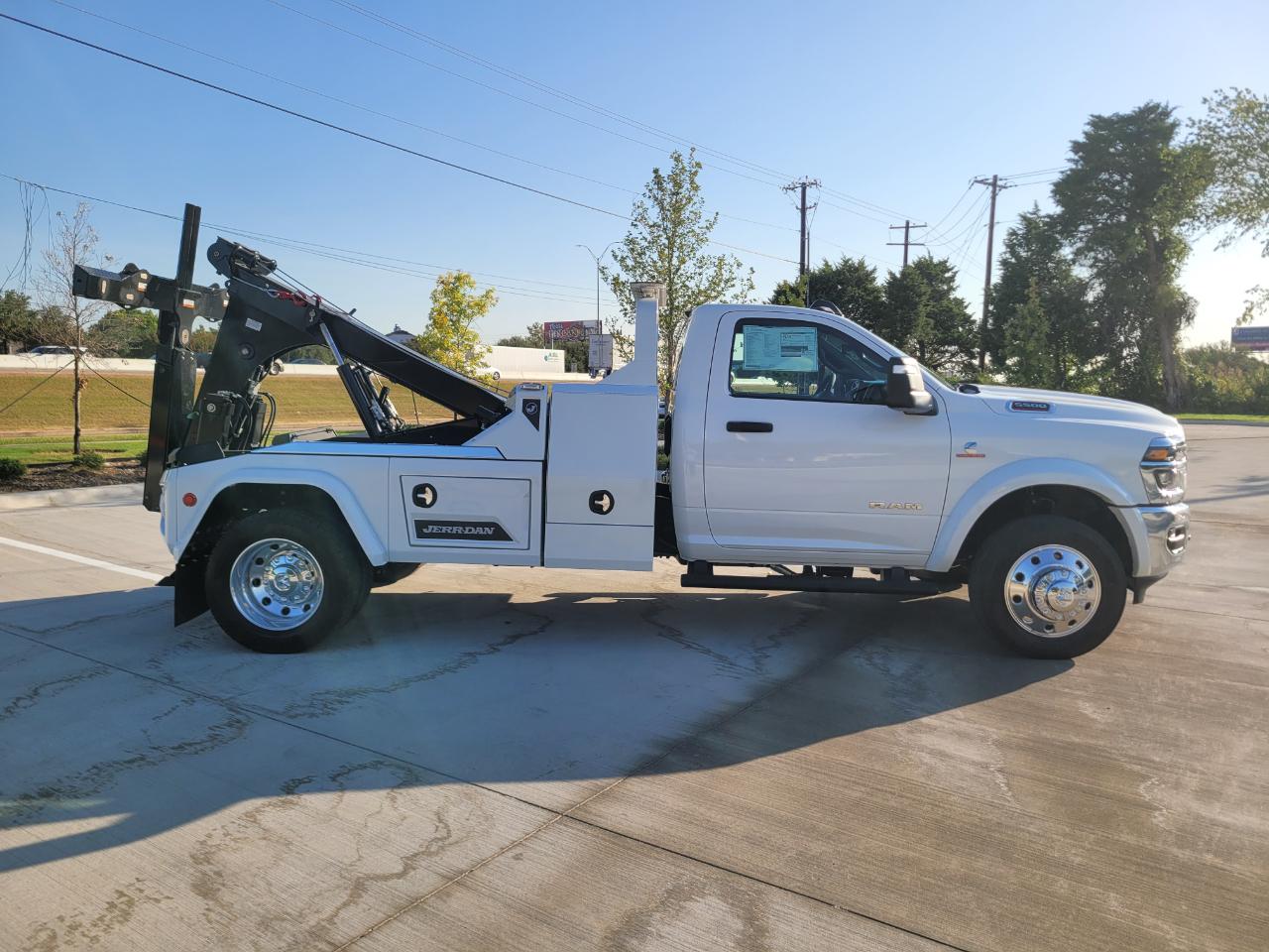 RAM 5500 Chassis Cab Big Horn 4x4 Reg Cab 84" CA 168.5" WB 2026