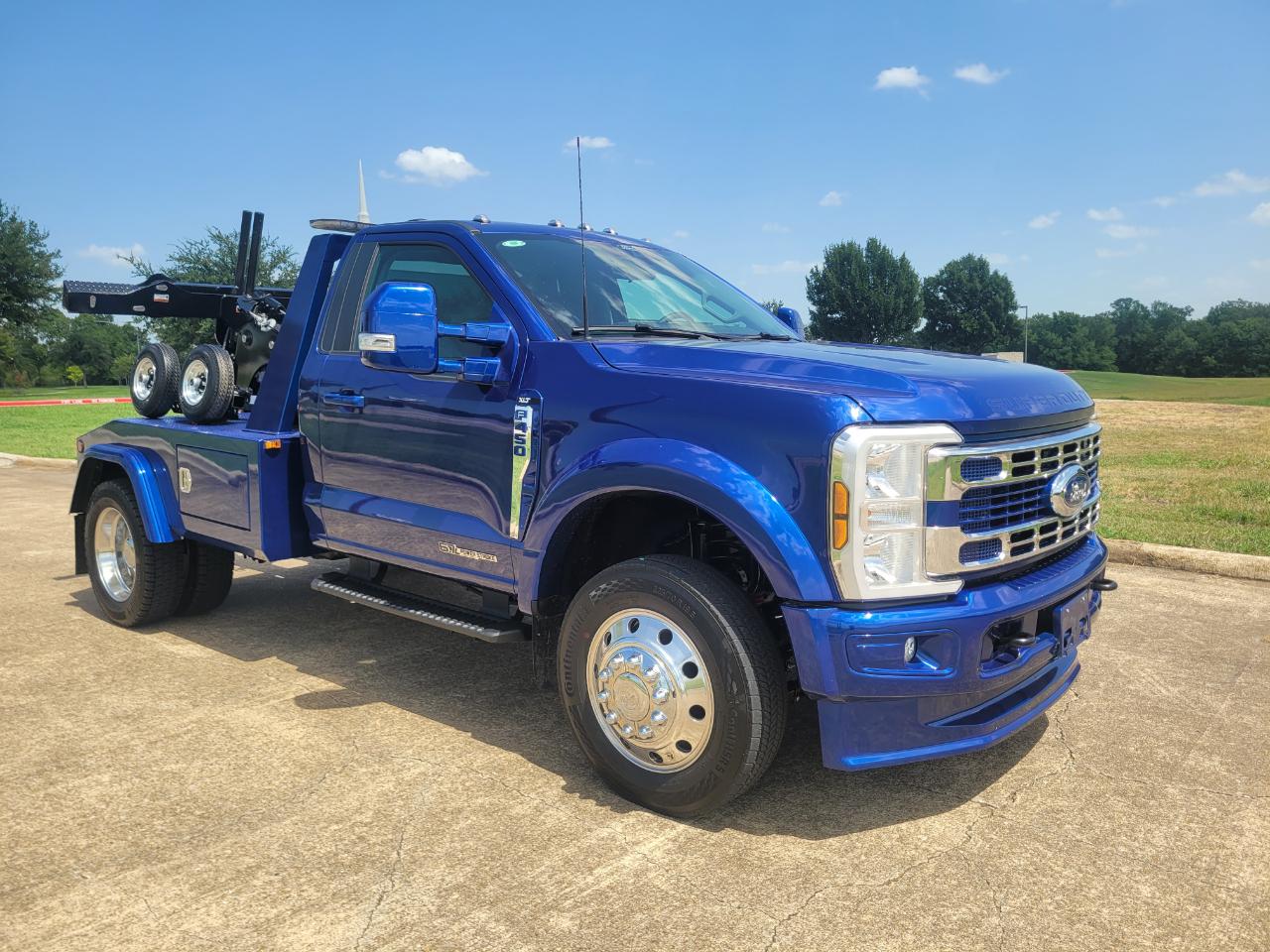 Ford Super Duty F-450 DRW XLT 2WD Reg Cab 145" WB 60" CA 2026