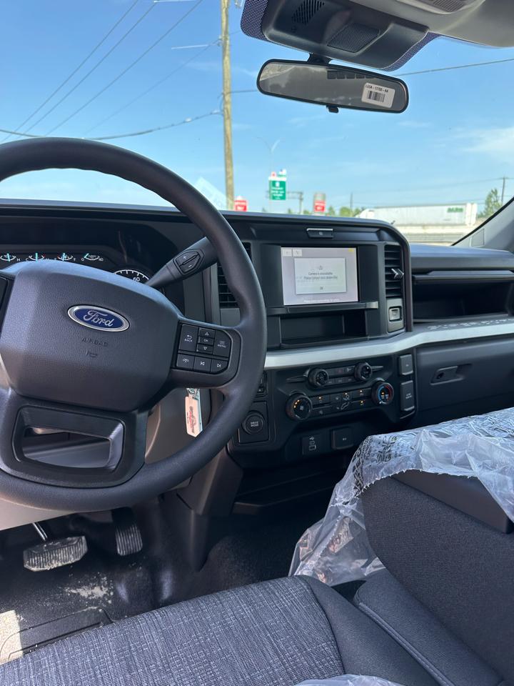 Ford Super Duty F-450 DRW XLT 2WD Reg Cab 145" WB 60" CA 2026