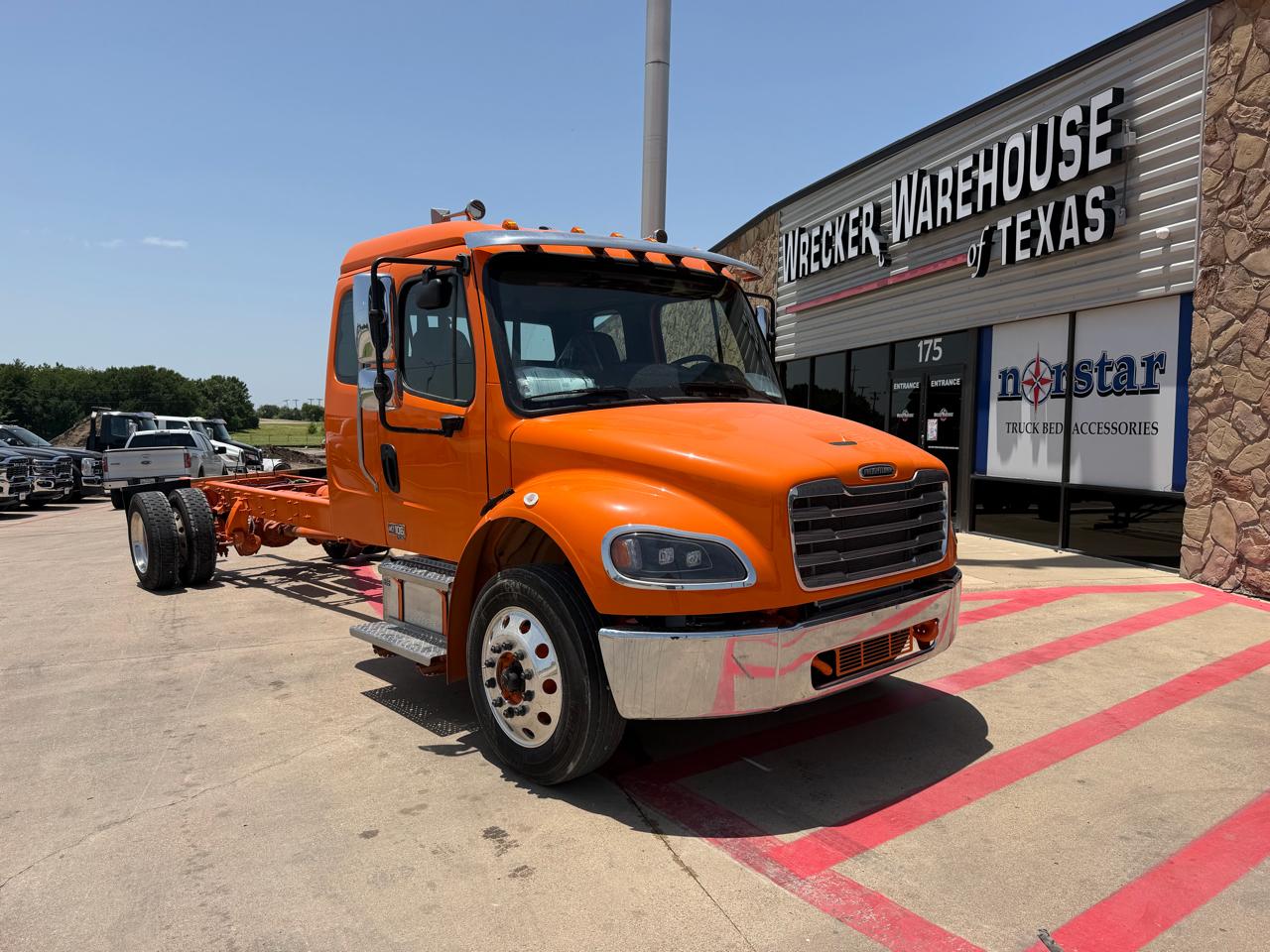 Freightliner M2 106 Medium Duty  2027