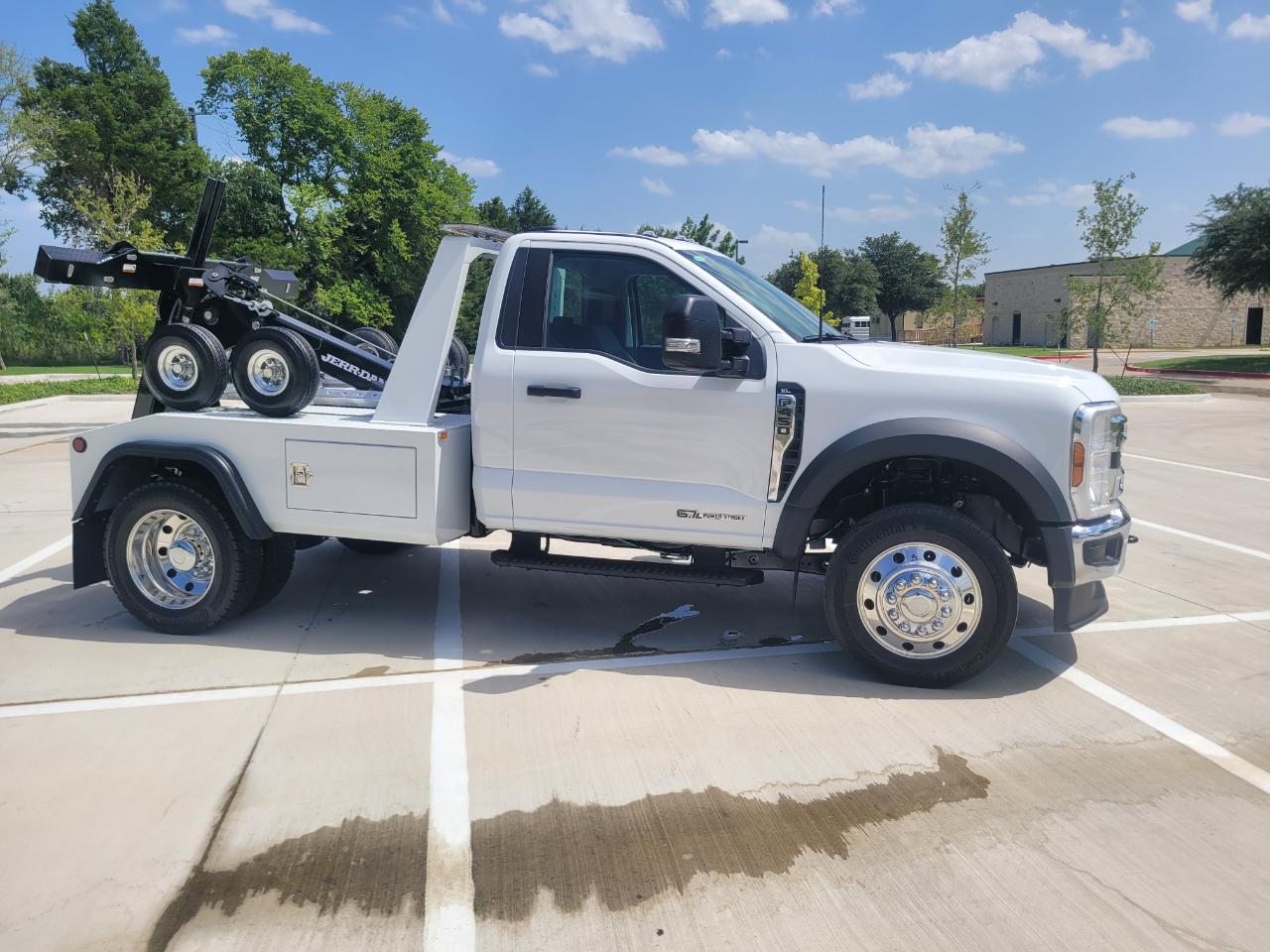 Ford Super Duty F-450 DRW XLT 2WD Reg Cab 145" WB 60" CA 2026