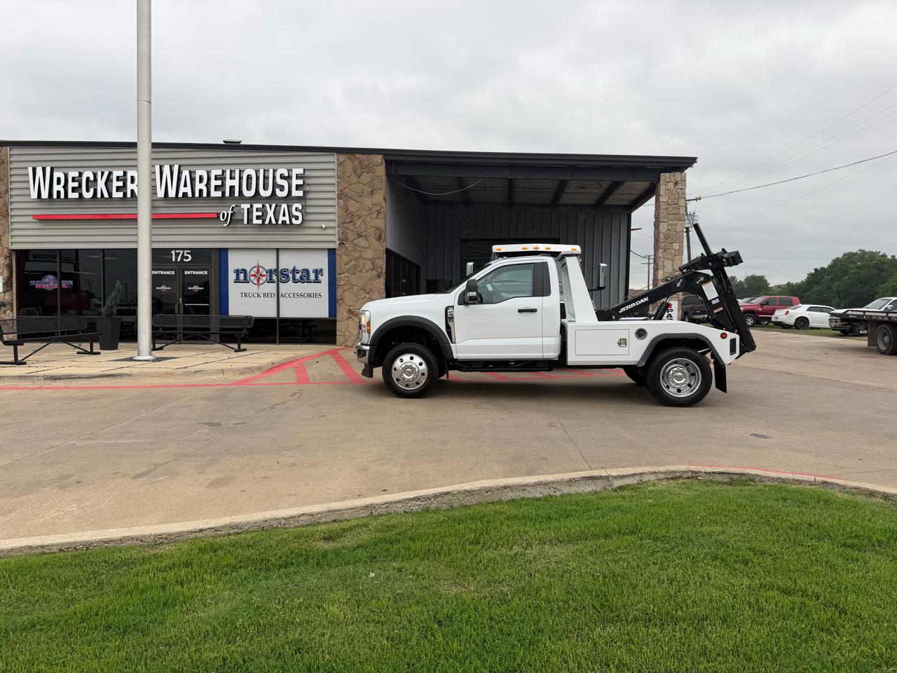 2026 Ford Super Duty F-450 DRW XLT 2WD Reg Cab 145" WB 60" CA
