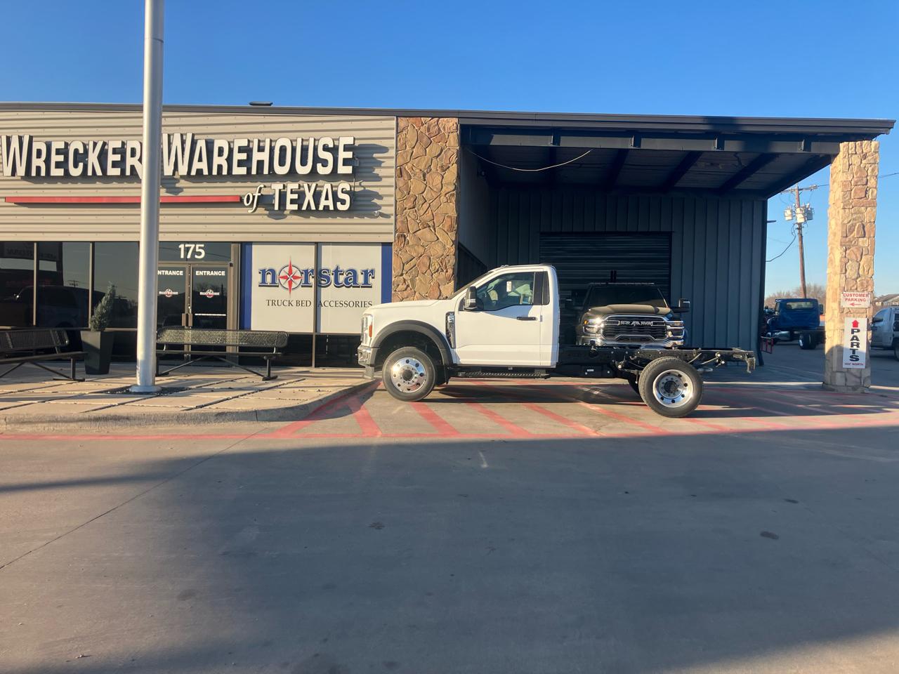 Ford Super Duty F-450 DRW XLT 2WD Reg Cab 145" WB 60" CA 2026