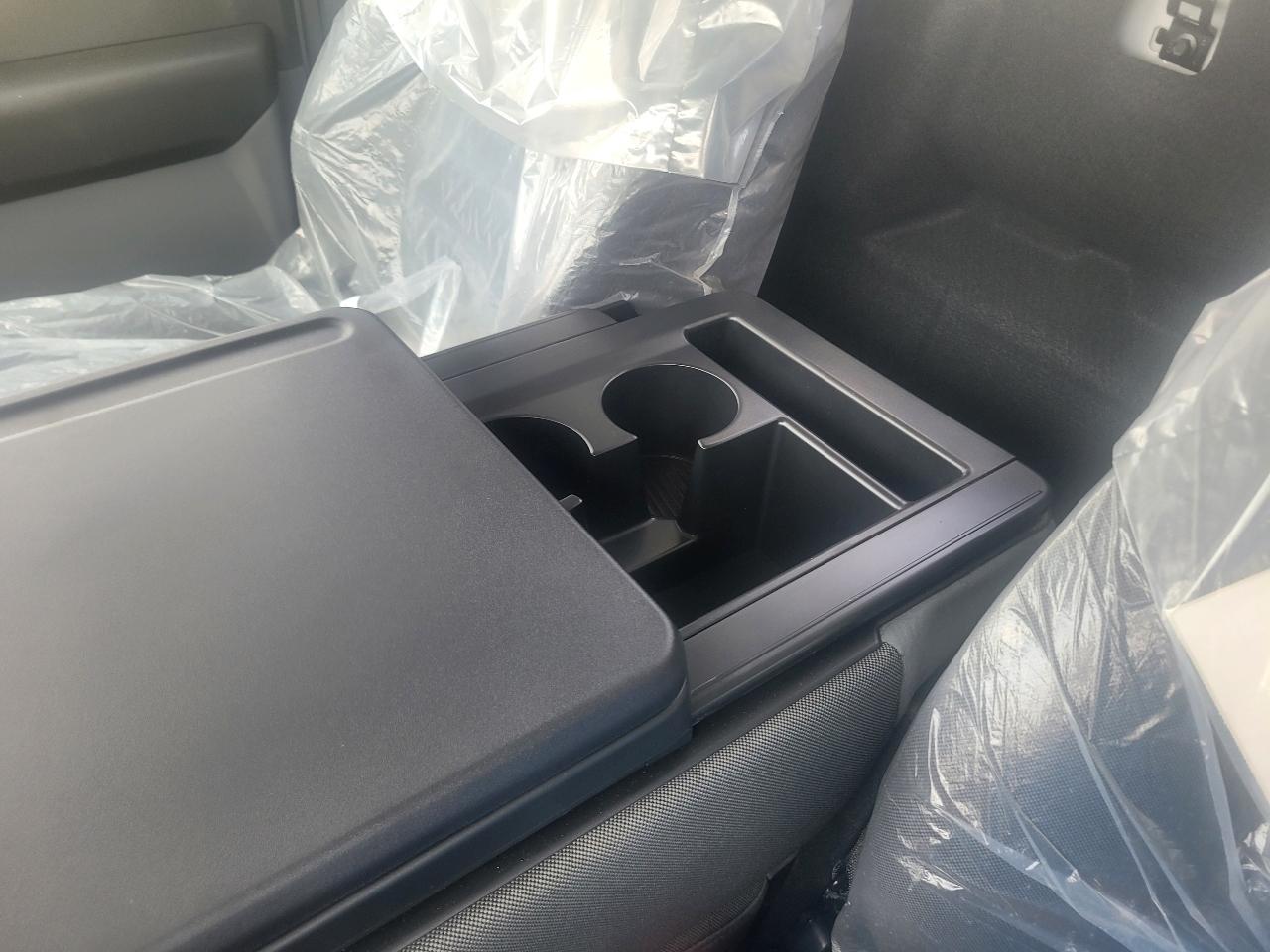 Ford Super Duty F-450 DRW XLT 2WD Reg Cab 145" WB 60" CA 2026