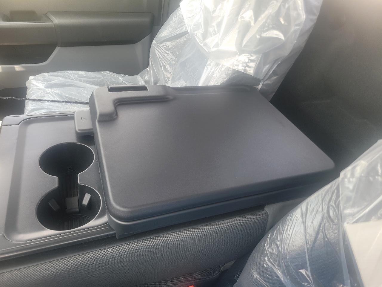 Ford Super Duty F-450 DRW XLT 2WD Reg Cab 145" WB 60" CA 2026