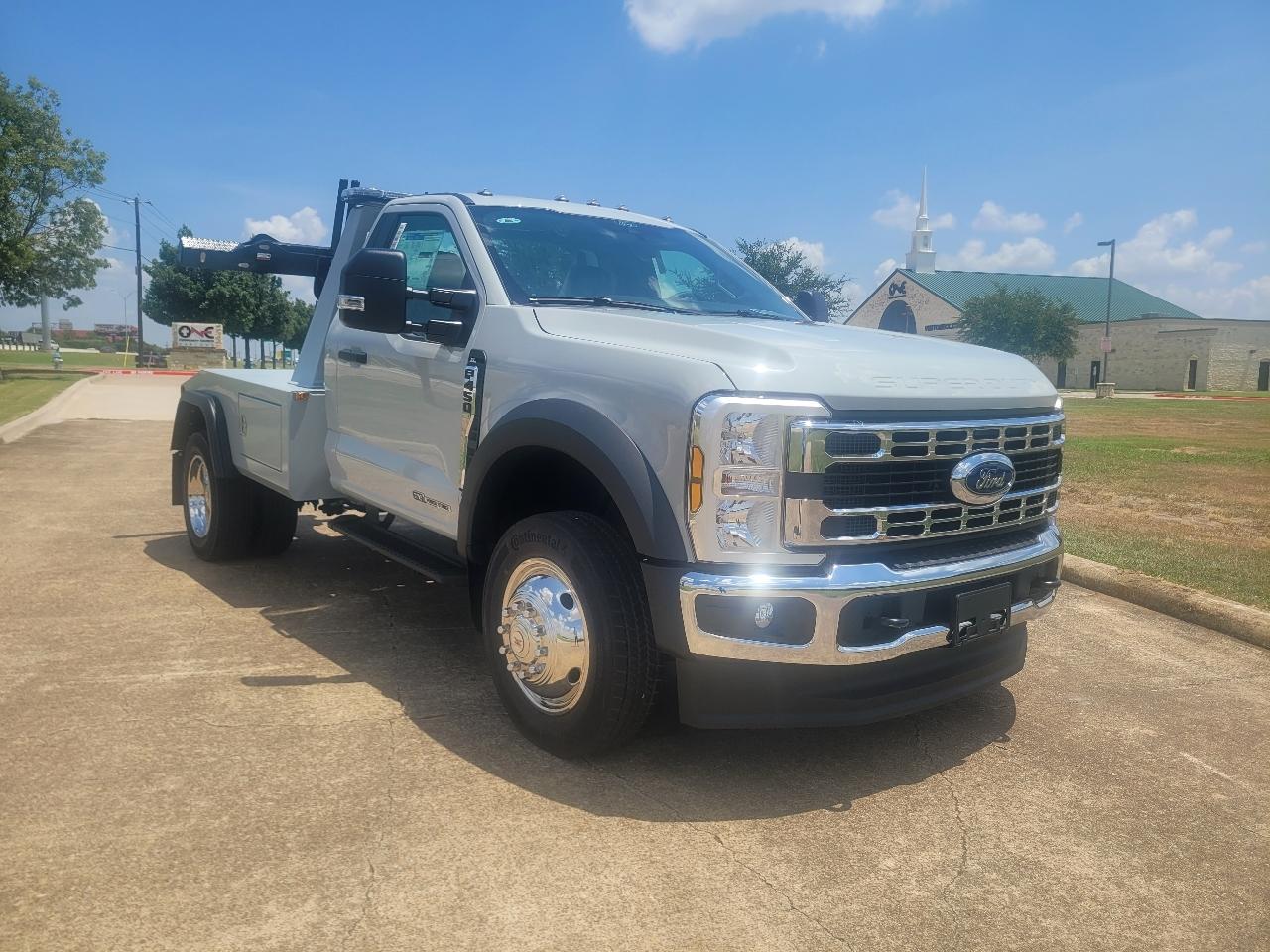 Ford Super Duty F-450 DRW XLT 2WD Reg Cab 145" WB 60" CA 2026