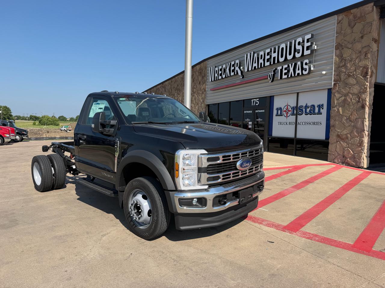 Ford Super Duty F-450 DRW XLT 2WD Reg Cab 145" WB 60" CA 2026