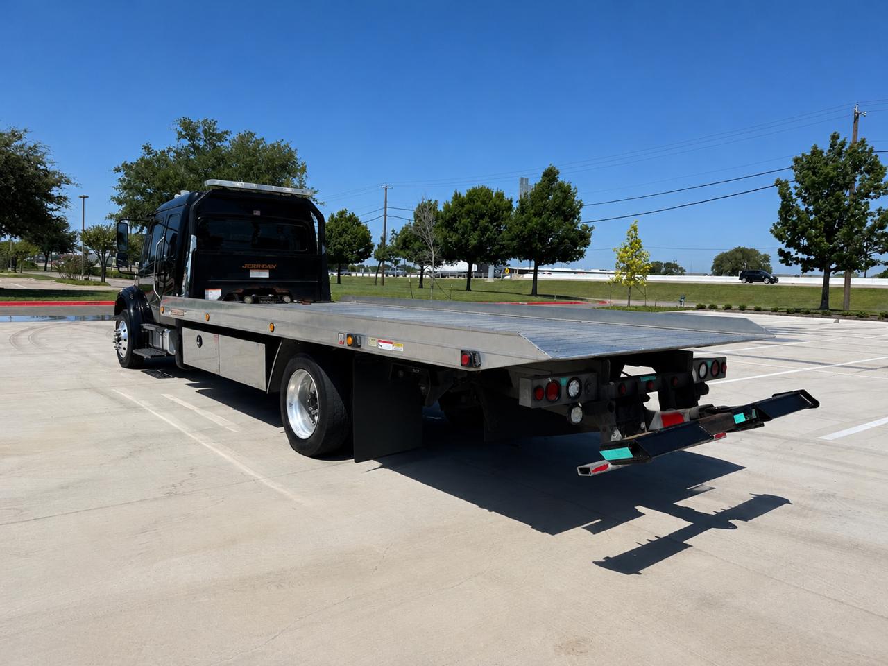 Freightliner M2 106 Medium Duty  2020