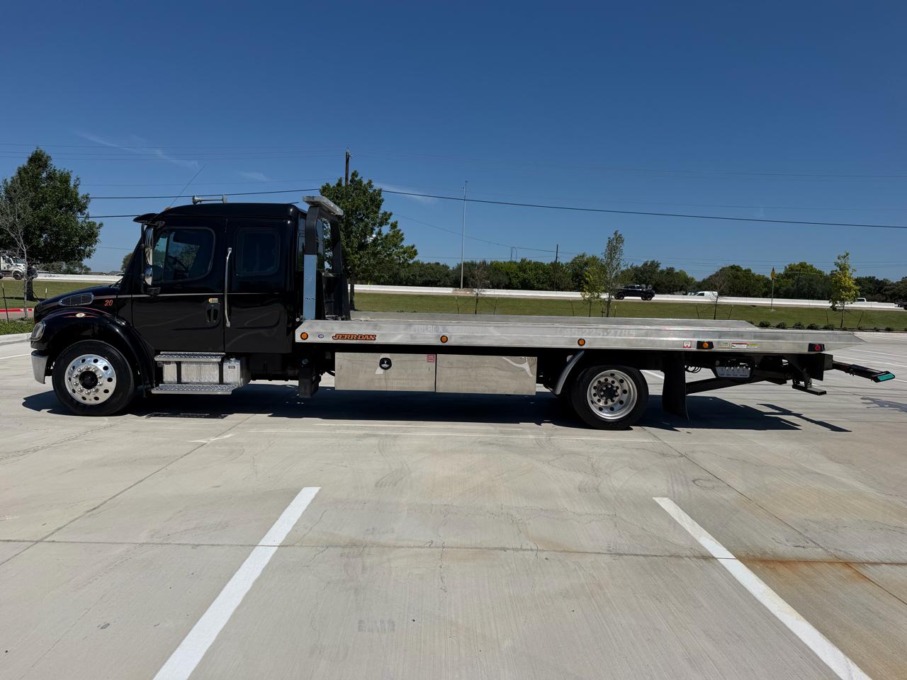 Freightliner M2 106 Medium Duty  2020