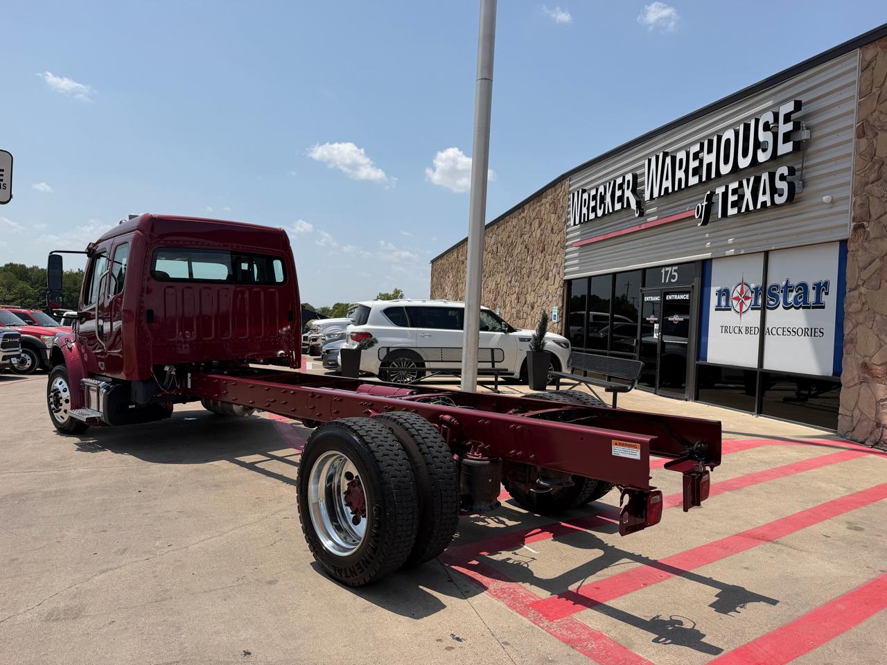 Freightliner M2 106  2027