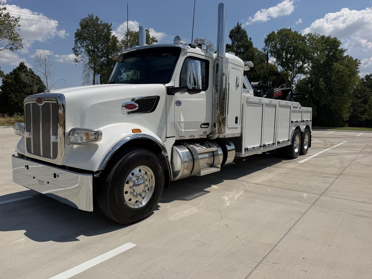 Peterbilt 567  2024