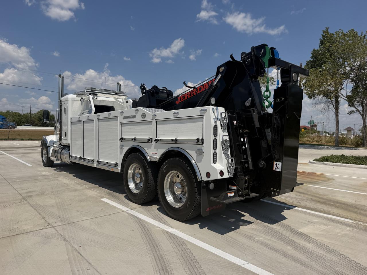 Peterbilt 567  2024