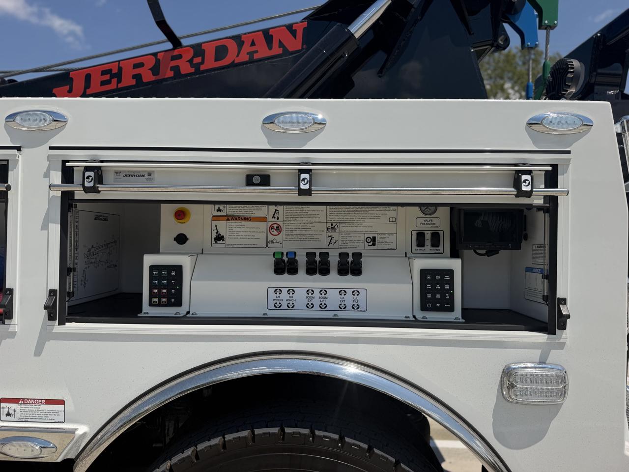 Peterbilt 567  2024