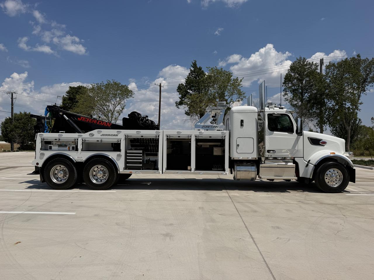 Peterbilt 567  2024