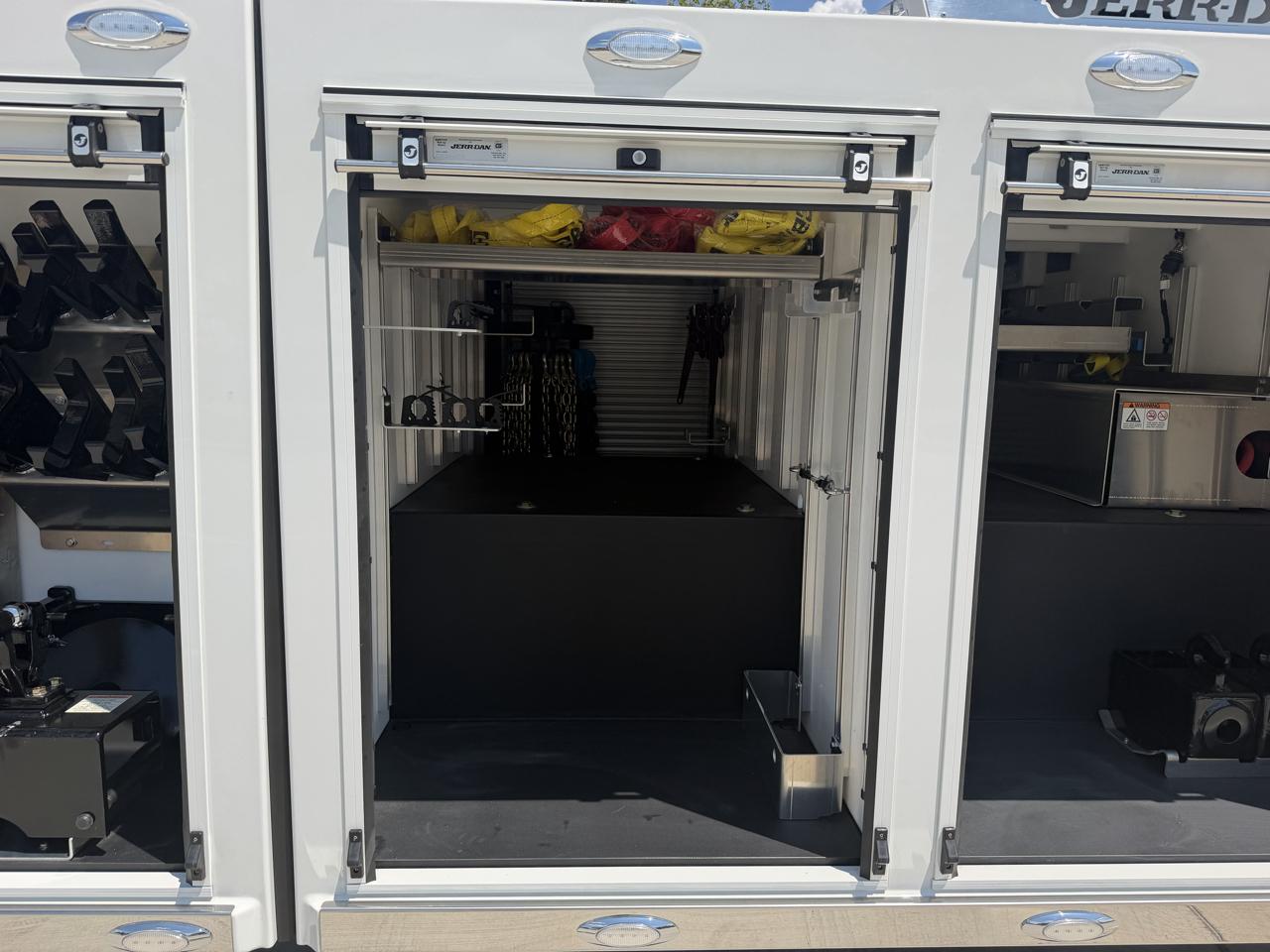 Peterbilt 567  2024