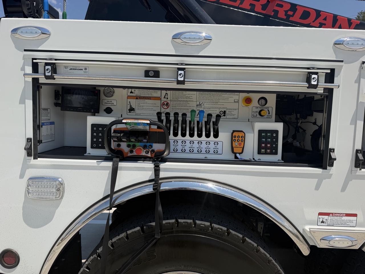 Peterbilt 567  2024