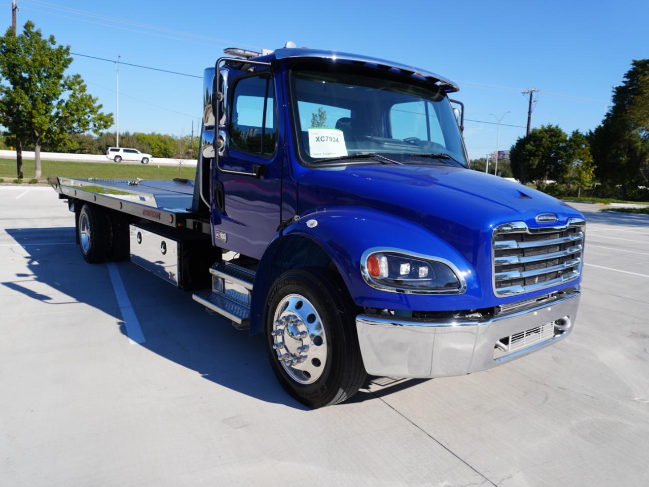 Freightliner M2 106  2027