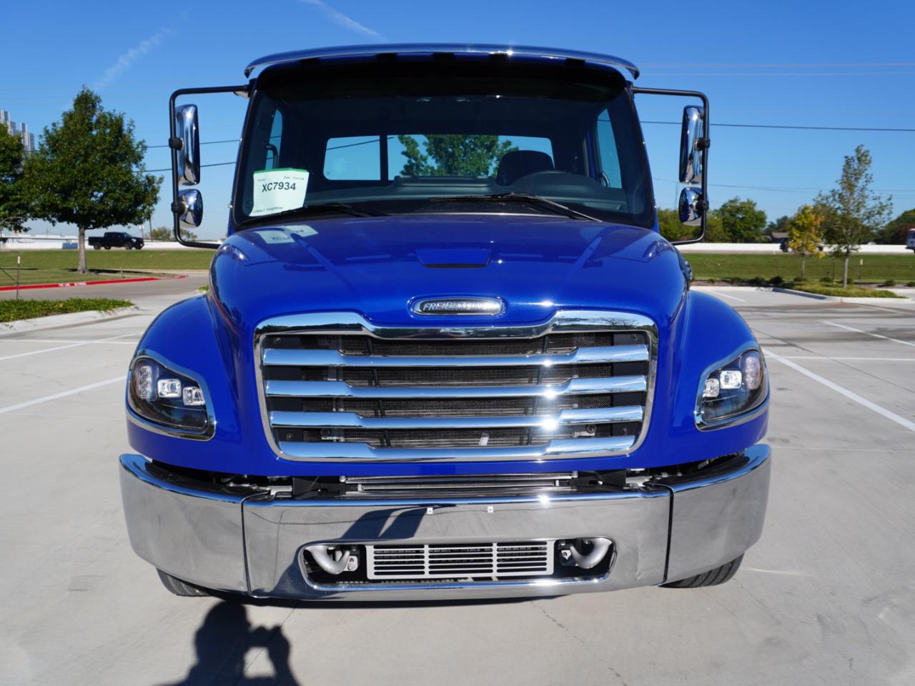 Freightliner M2 106  2027