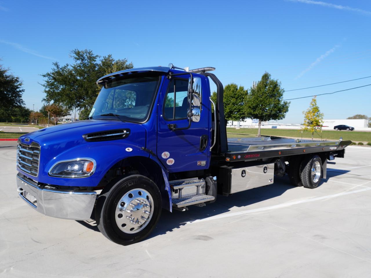 Freightliner M2 106  2027