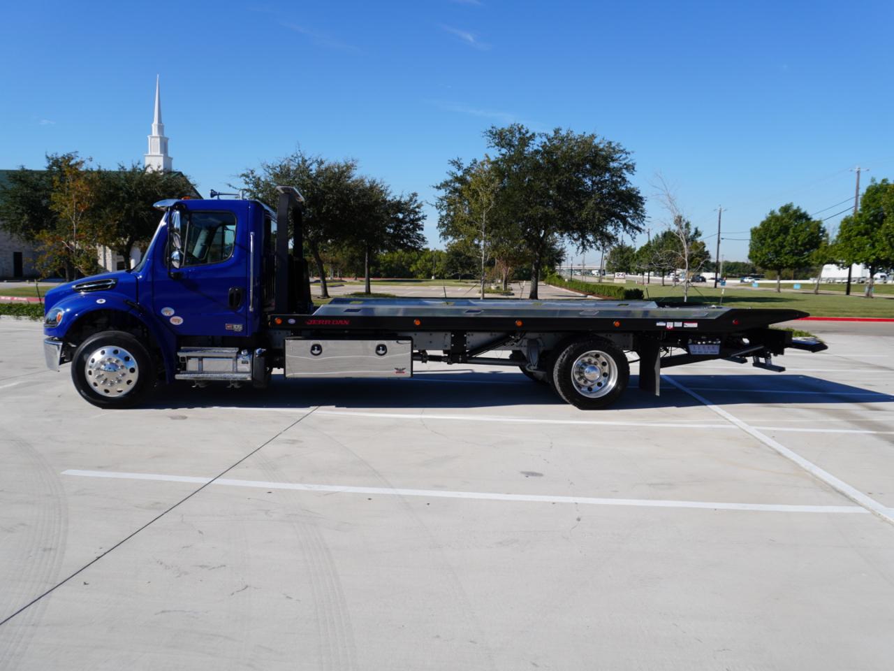 Freightliner M2 106  2027