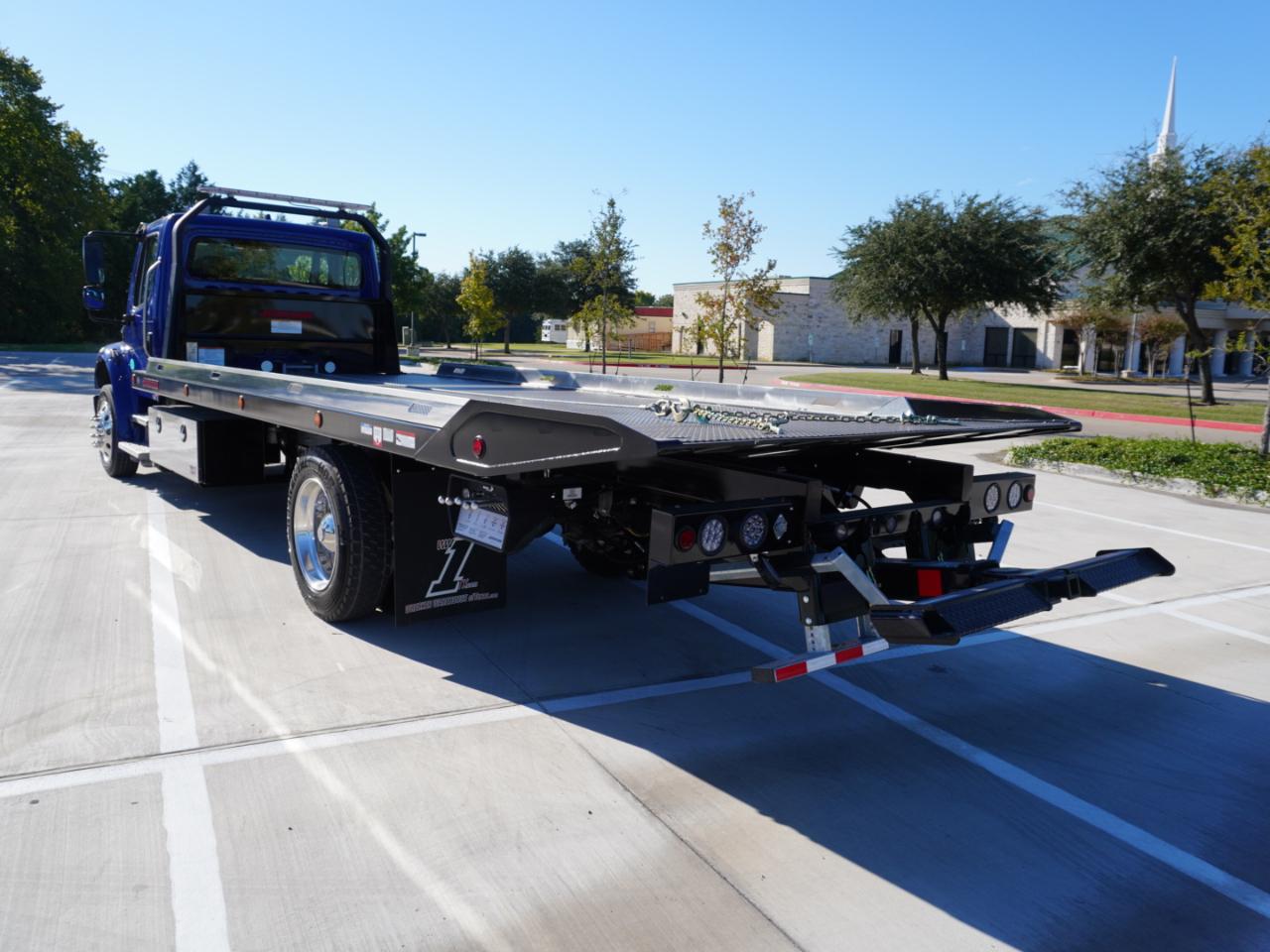 Freightliner M2 106  2027