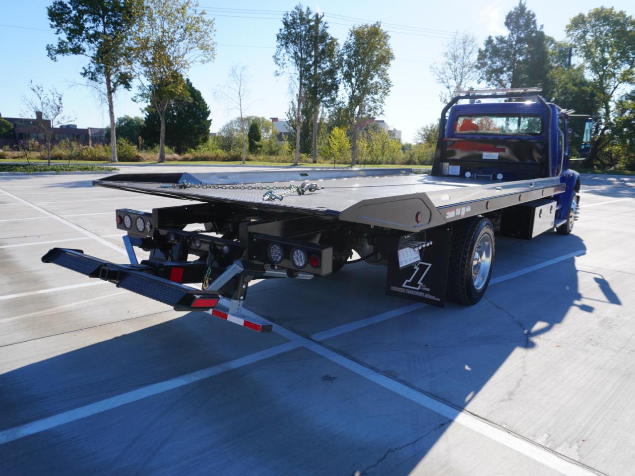 Freightliner M2 106  2027