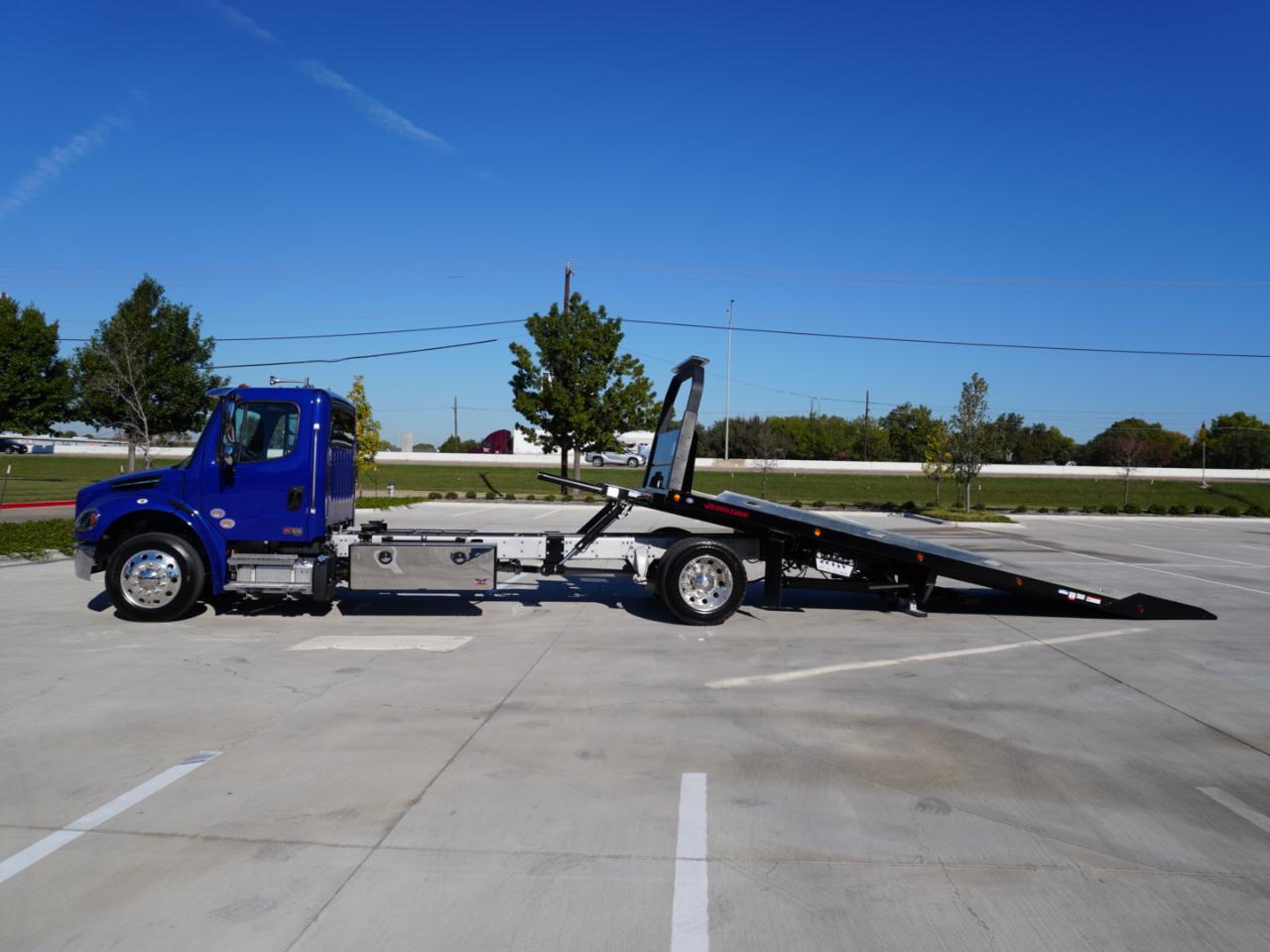 Freightliner M2 106  2027