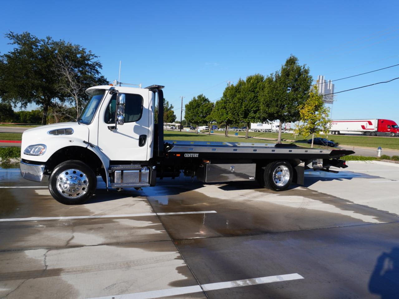 Freightliner M2  2024