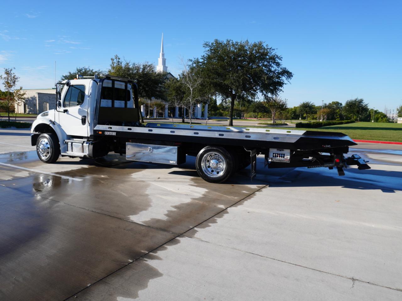 Freightliner M2  2024