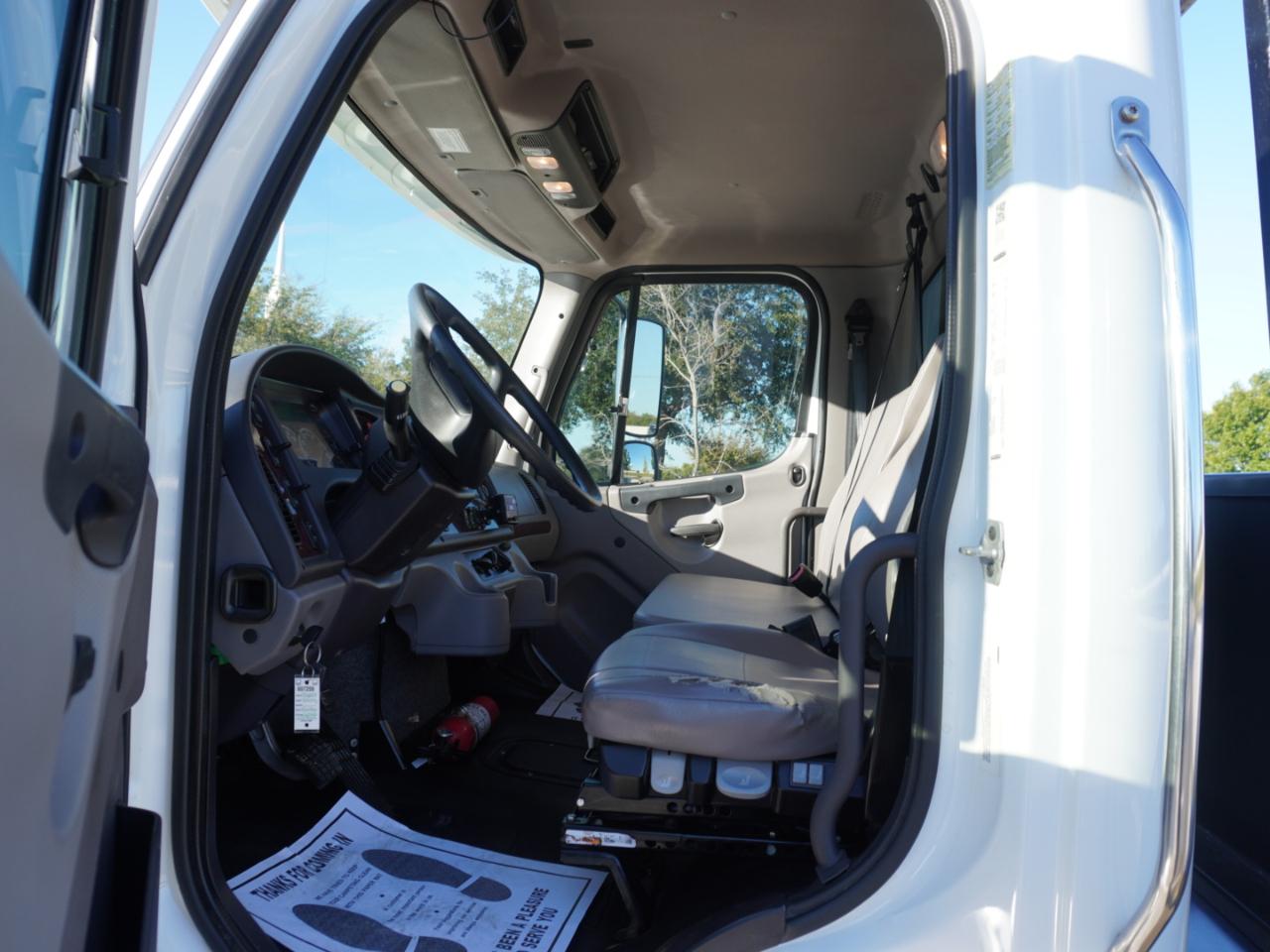 Freightliner M2  2024