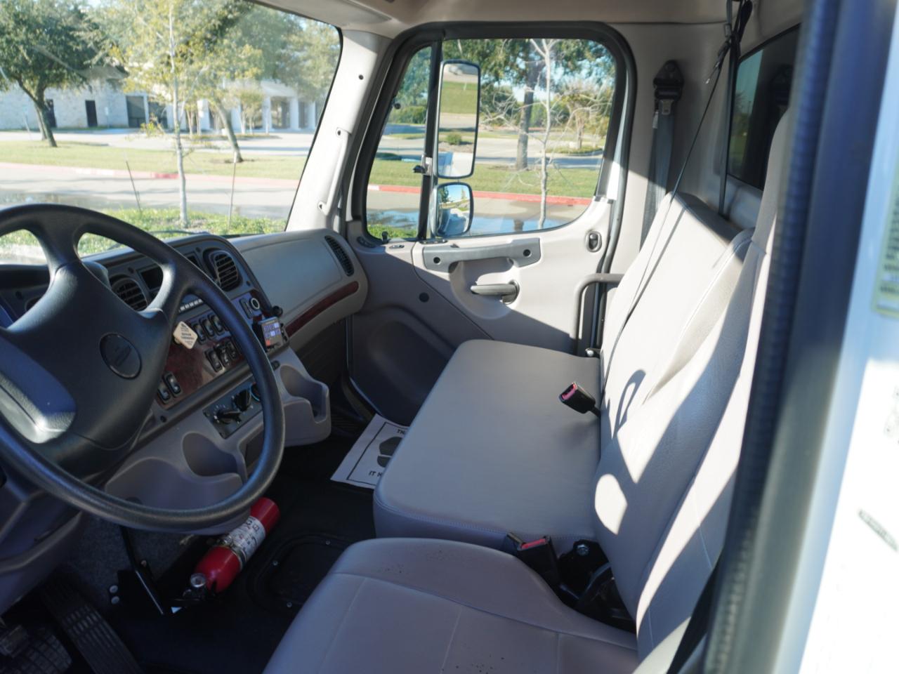Freightliner M2  2024