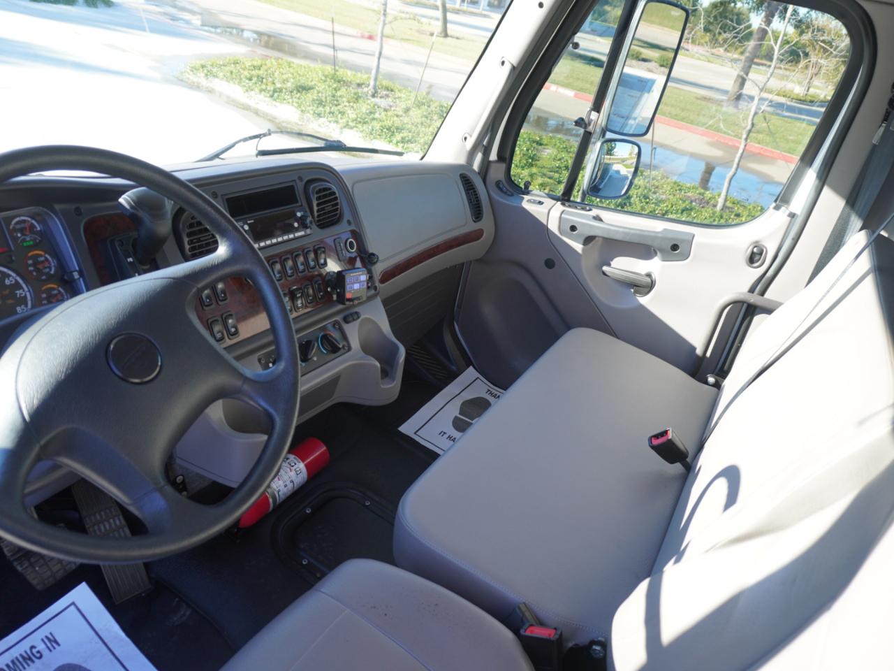 Freightliner M2  2024
