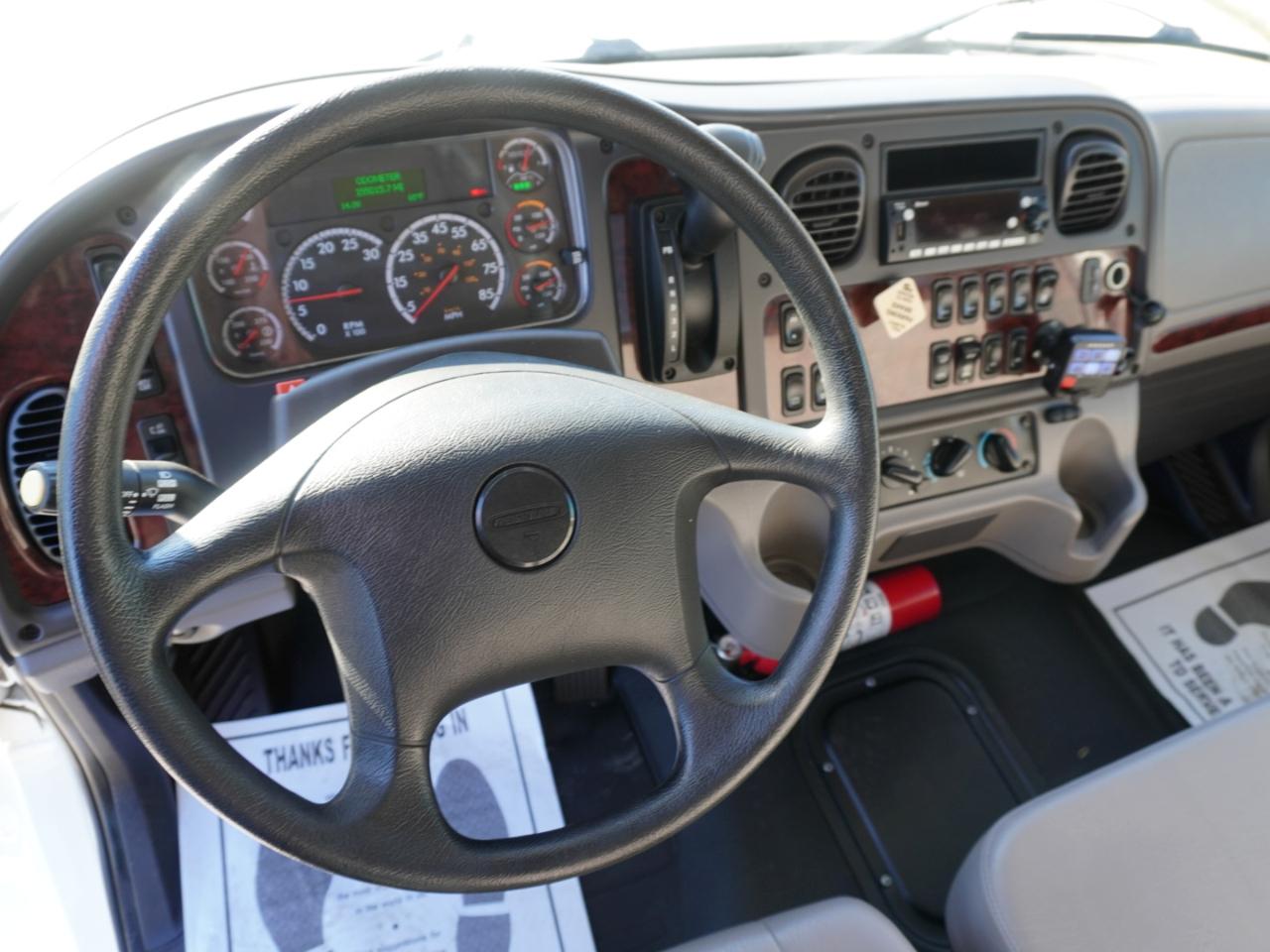 Freightliner M2  2024