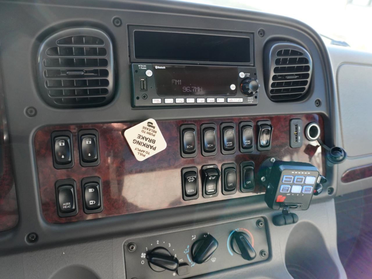 Freightliner M2  2024