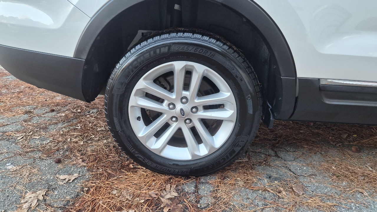 Ford Explorer 4dr XLT 4WD 2013