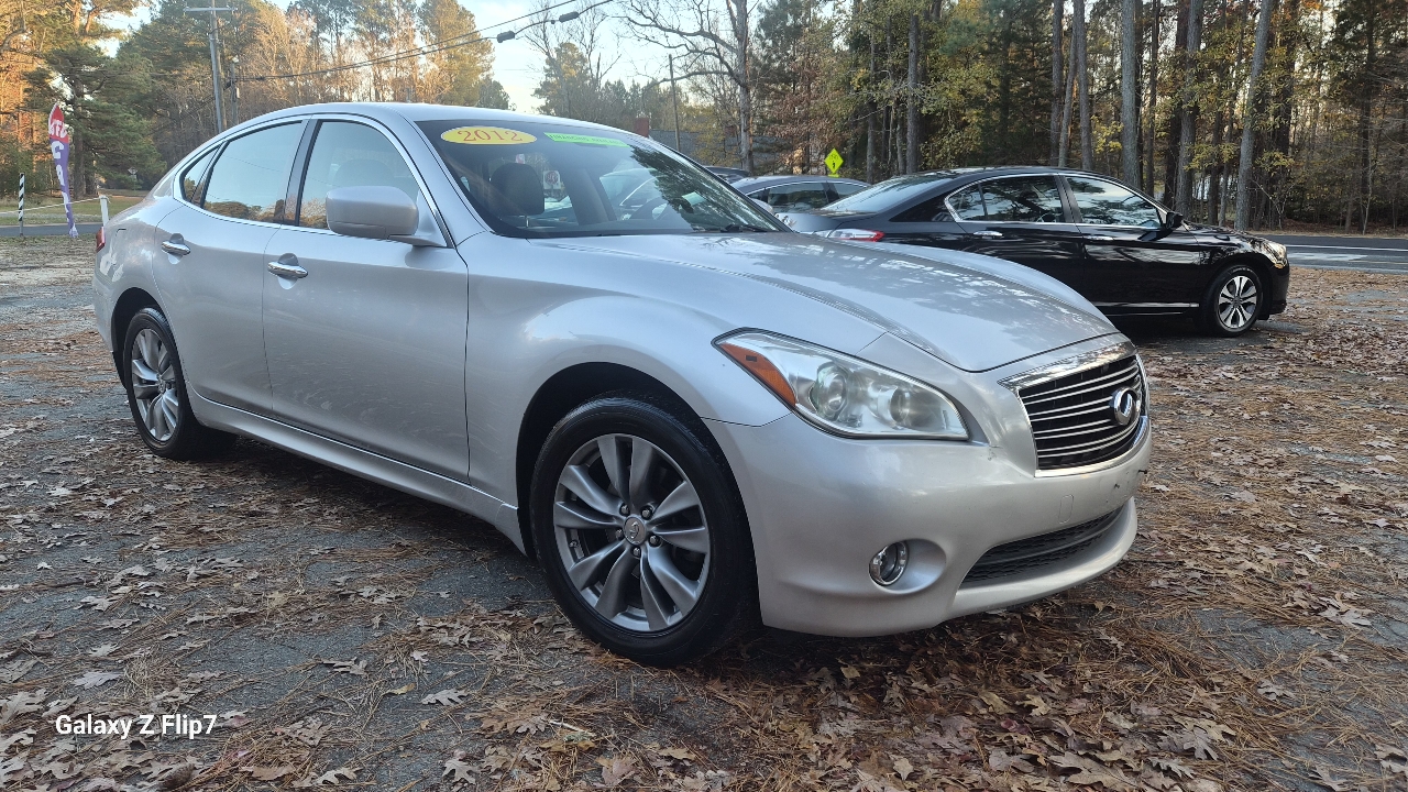 Infiniti M37  2012