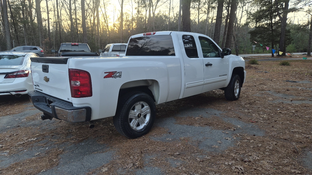 Chevrolet 1500 Pickups Ext Cab 155.5" 4WD 2011