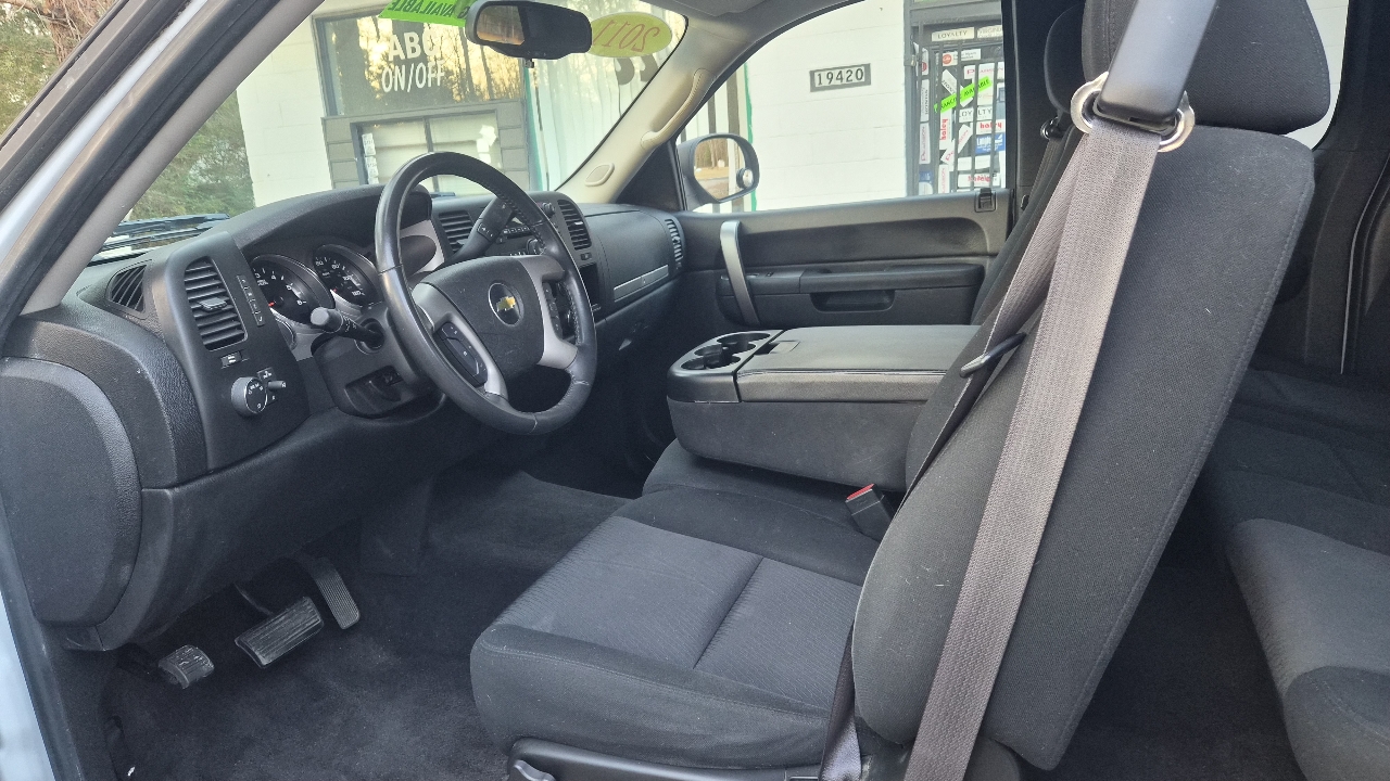 Chevrolet 1500 Pickups Ext Cab 155.5" 4WD 2011