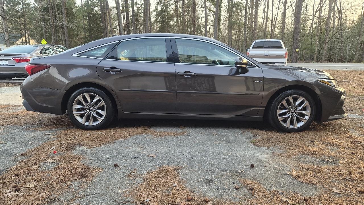 Toyota Avalon Hybrid 4dr Sdn XLE Premium (Natl) 2019