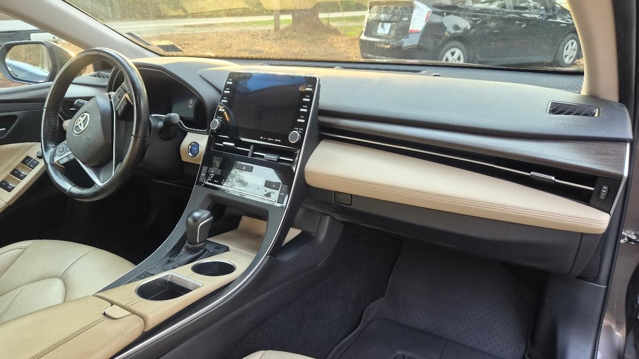 Toyota Avalon Hybrid 4dr Sdn XLE Premium (Natl) 2019