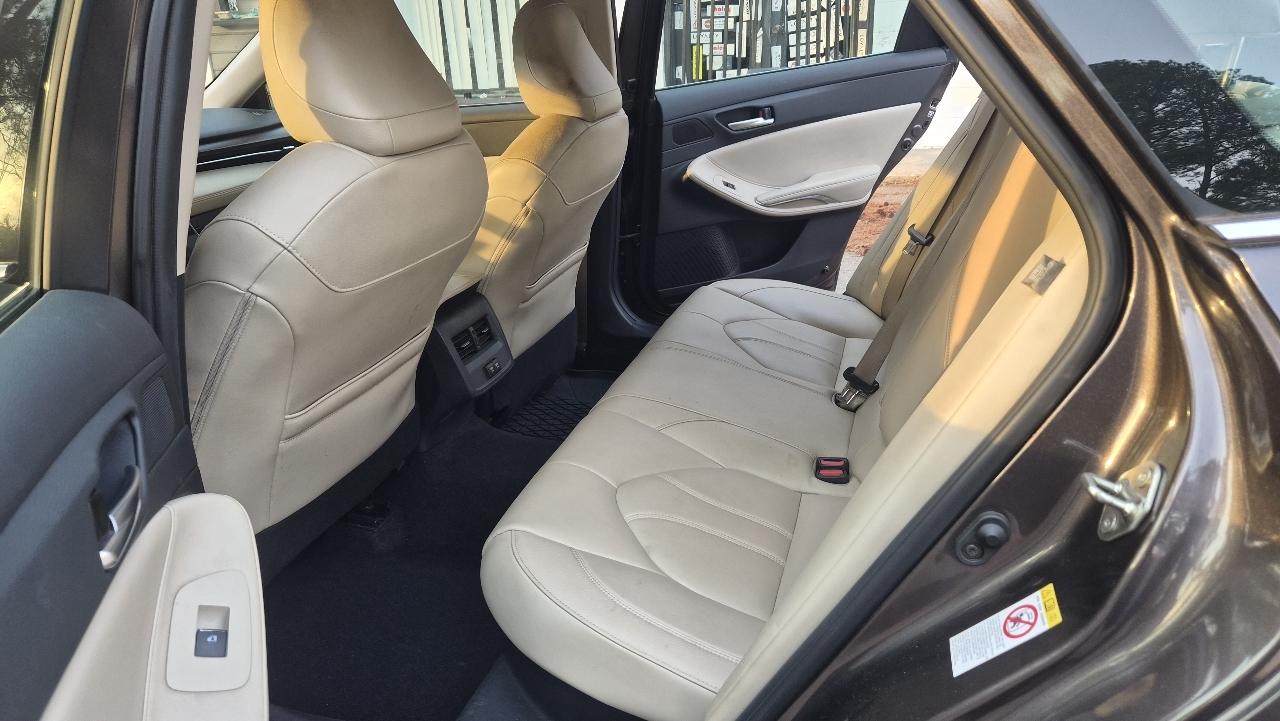 Toyota Avalon Hybrid 4dr Sdn XLE Premium (Natl) 2019